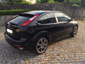 Ford Focus TITANIUM cv Fevereiro/07 - à venda -