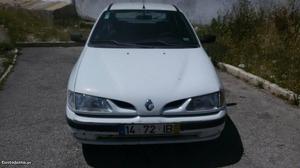 Renault Mégane 1.4e Fevereiro/97 - à venda - Ligeiros