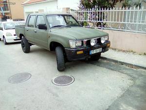 Toyota Hilux 2.4 diesel 4x4 a/c Julho/96 - à venda -