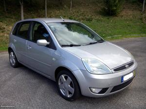 Ford Fiesta 1.4 TDCI (HDI) Abril/05 - à venda - Ligeiros