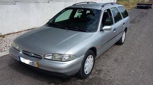 Ford Mondeo SW 1.8 Turbo Diesel Fevereiro/96 - à venda -