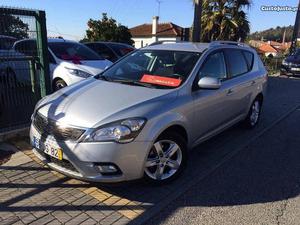 Kia Ceed SW1.6CRDI90cv Junho/10 - à venda - Ligeiros