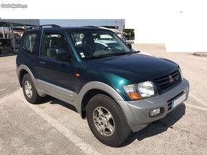 Mitsubishi Pajero 3.2 DiD cx aut. Dezembro/00 - à venda -