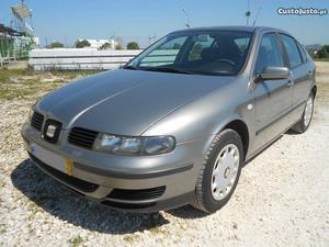 Seat Leon V 75CV Agosto/02 - à venda - Ligeiros