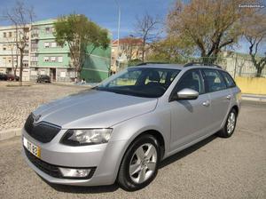 Skoda Octavia Break 1.6 TDi 105cv Junho/14 - à venda -