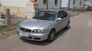 Toyota Corolla D4D Fevereiro/02 - à venda - Ligeiros