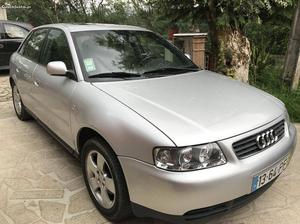 Audi A3 5 portas Março/00 - à venda - Ligeiros