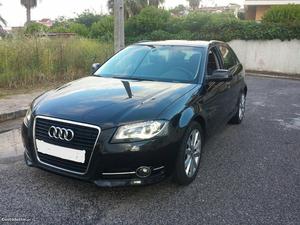 Audi A3 Sportback Attraction Fevereiro/13 - à venda -