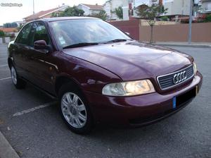 Audi A4 1.9 tdi 90cv Fevereiro/96 - à venda - Ligeiros