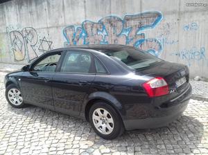 Audi A4 1.9 tdi m6 Abril/02 - à venda - Ligeiros