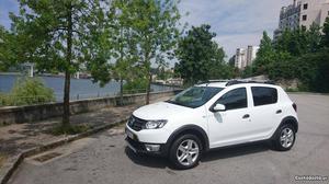 Dacia Sandero Stepway Setembro/15 - à venda - Monovolume /