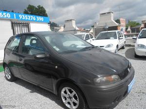 Fiat Punto 1.9 Setembro/01 - à venda - Comerciais / Van,