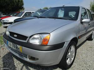 Ford Fiesta 1.25 Abril/01 - à venda - Ligeiros Passageiros,