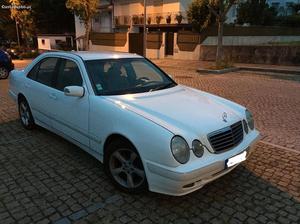 Mercedes-Benz E 200 cdi Junho/00 - à venda - Ligeiros