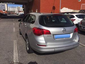 Opel Astra Sport Tourer 1.7CDTI Maio/12 - à venda -