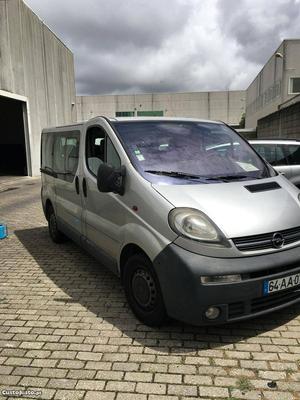 Opel Vivaro 1.9 cdti 9lugares Maio/05 - à venda - Ligeiros