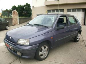 Renault Clio 1,2 Outubro/95 - à venda - Ligeiros