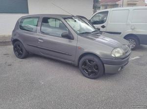 Renault Clio  diesel Dezembro/99 - à venda - Ligeiros