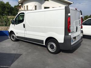 Renault Trafic 115cv Dezembro/09 - à venda - Comerciais /