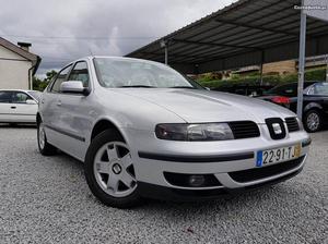 Seat Leon 1.9 tdi 110cv Abril/02 - à venda - Ligeiros