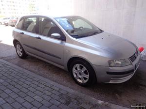 Fiat Stilo V Março/03 - à venda - Ligeiros