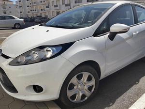 Ford Fiesta 1.4 HDI Novembro/10 - à venda - Ligeiros
