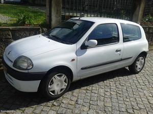 Renault Clio dci troco 5lugares Abril/01 - à venda -