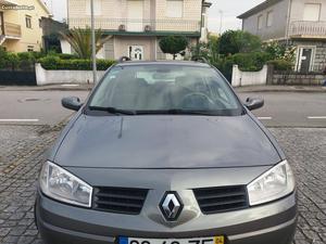 Renault Mégane 1.5dci Novembro/04 - à venda - Ligeiros