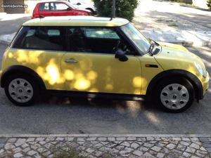 MINI Cooper 1.4 Fevereiro/04 - à venda - Ligeiros