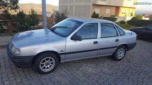 Opel Vectra 1.4i Outubro/90 - à venda - Ligeiros
