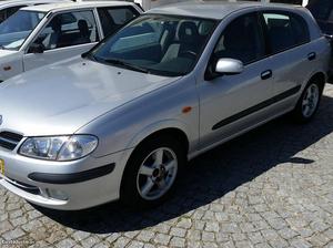 Nissan Almera 1.5 Maio/01 - à venda - Ligeiros Passageiros,