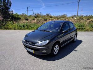 Peugeot 206 HDi Dezembro/03 - à venda - Ligeiros