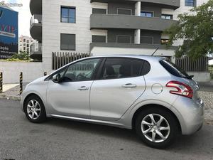 Peugeot 208 Peugeot  HDI Maio/12 - à venda -