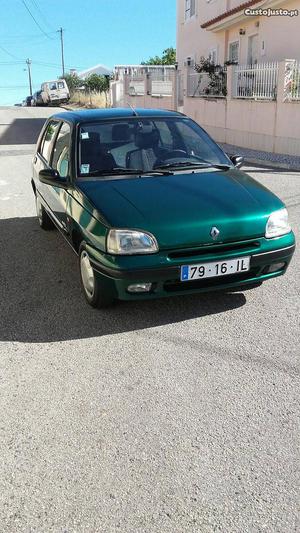 Renault Clio 1.2 sujeito a qualquer teste Junho/98 - à