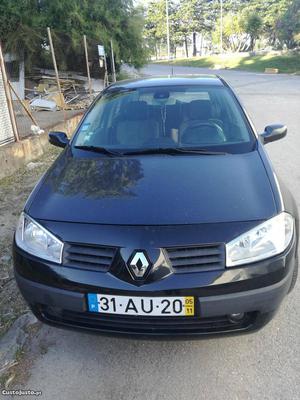 Renault Mégane 1.5 dci Novembro/05 - à venda - Ligeiros