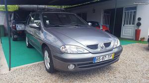 Renault Mégane  Dti Junho/02 - à venda - Ligeiros