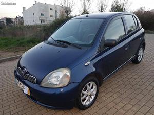 Toyota Yaris vvt i 5 portas Março/00 - à venda - Ligeiros