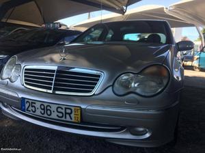 Mercedes-Benz C 220 w203 Dezembro/01 - à venda - Ligeiros