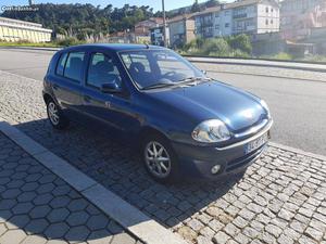 Renault Clio 1.2 dynamic Abril/00 - à venda - Ligeiros