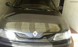 Renault Laguna Gasolina 1.8 Julho/94 - à venda - Ligeiros