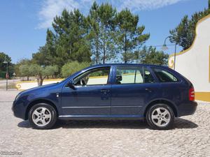 Skoda Fabia 1.4 SW COM AC Maio/01 - à venda - Ligeiros