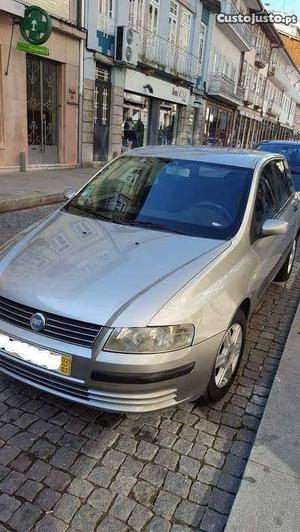 Fiat Stilo 1.4 Julho/02 - à venda - Ligeiros Passageiros,