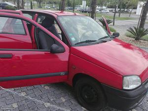 Renault Clio muito Económico Julho/97 - à venda - Ligeiros