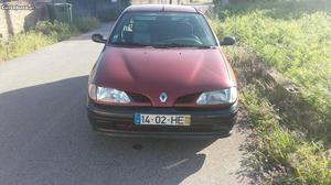 Renault Mégane d Agosto/96 - à venda - Ligeiros