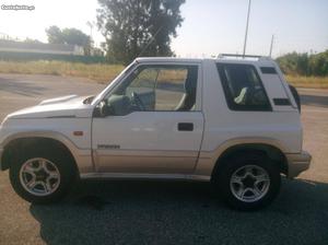 Suzuki Vitara 1.9 td Novembro/00 - à venda - Ligeiros