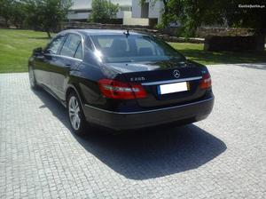 Mercedes-Benz E 250 Avantgarde Agosto/10 - à venda -