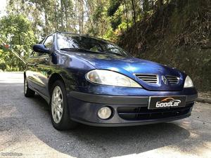 Renault Mégane 1.4 A/C Dezembro/01 - à venda - Ligeiros