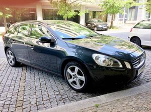 Volvo V D3 Momentum Março/11 - à venda - Ligeiros