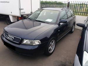 Audi A4 Avant 1.9TDI 110CV Abril/96 - à venda - Ligeiros