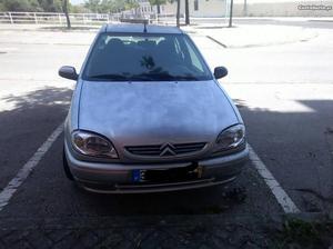 Citroën Saxo 1.1 gasolina Abril/02 - à venda - Ligeiros